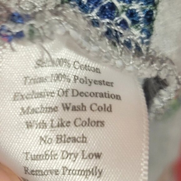 Johnny Was Gray Loose Fit Boho Embroidered Floral V-Neck T-Shirt Size Small - Picture 6 of 6